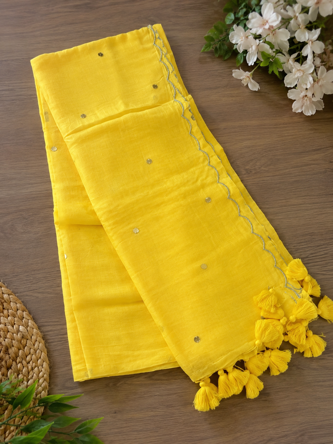 Sitara – Mulmul Cotton Saree with Scalloped Edges